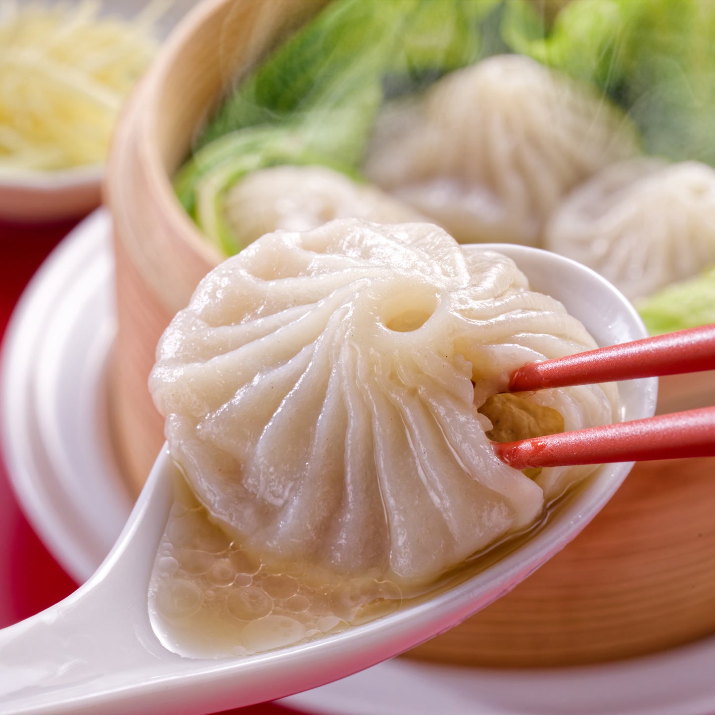 黒豚のジューシー焼き小籠包(15個入)2袋・こだわりの生小籠包(6個入) 1袋セット