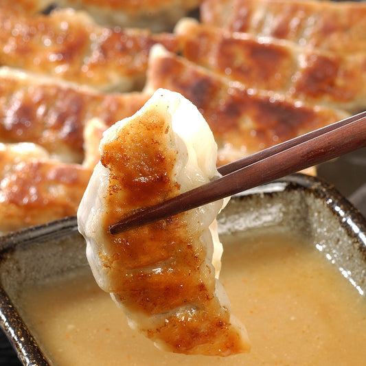 芦屋 伊東屋謹製「黒豚餃子」2折・「黒豚焼き小籠包」1折セット  【ギフト商品】