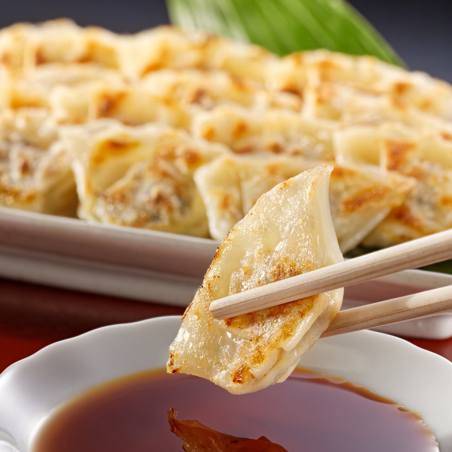 芦屋 伊東屋謹製　神戸牛一口餃子「壱心」1箱・黒豚一口餃子「壱心」1箱セット  【ギフト商品】